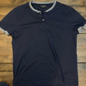 Banana republic t shirt with two buttons